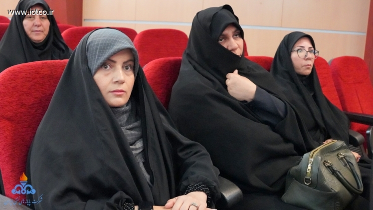 کتاب «مادر ایران» در جزیره خارگ رونمایی شد +عکس و فیلم